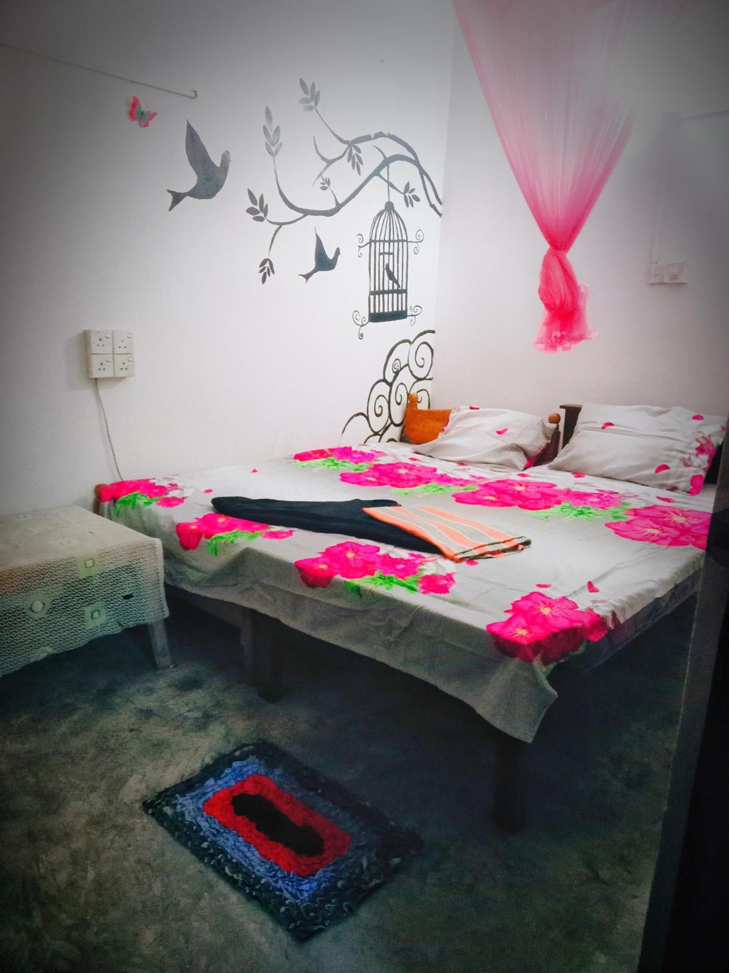 Sandaru Surffing Inn Weligama Phòng bức ảnh