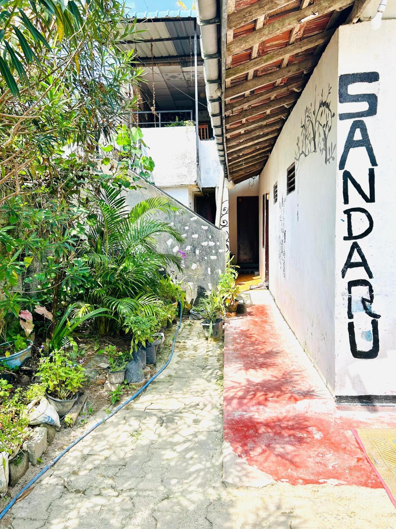 Sandaru Surffing Inn Weligama Ngoại thất bức ảnh